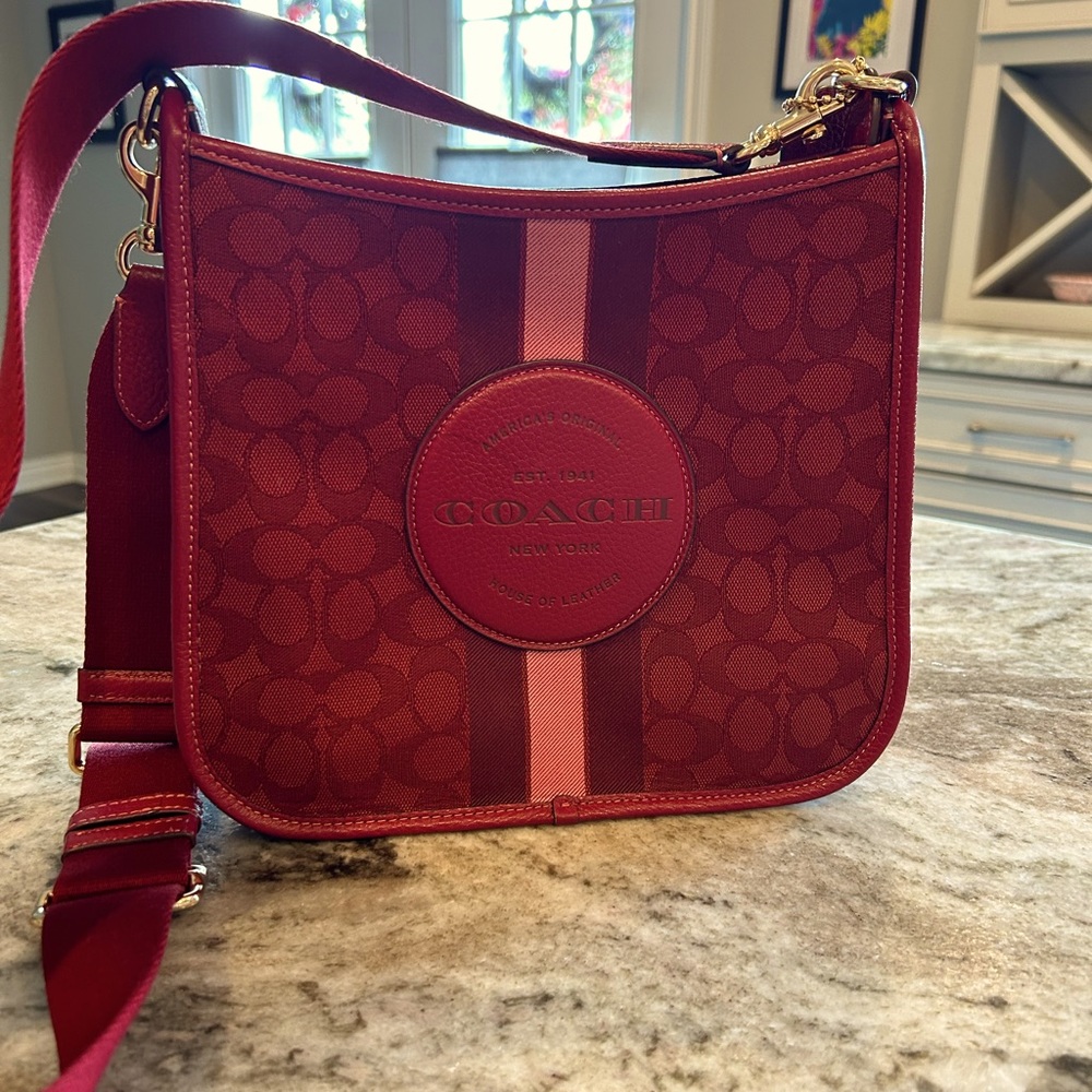 COPY - Coach Dempsey File Bag Crossbody Red Apple/Gold❤️